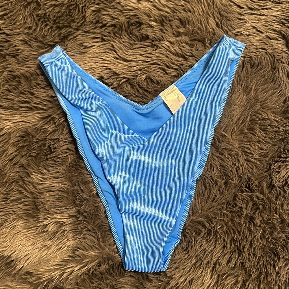 ASOS Ribbed Bikini - Picture 3 of 9
